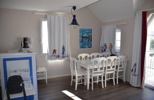 Guilvinec Apartment | LARGE T4 3 * SEA VIEW ENTIRELY EQUIPPED - SEASIDE - SWIMMING POOL SECURE