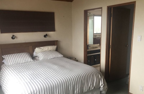 Ohope House | Large three storey bach on ocean road