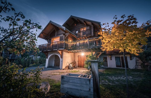 Saint-Chaffrey Ski Chalet | Large traditional alpine Chalet close to slopes with fantastic views
