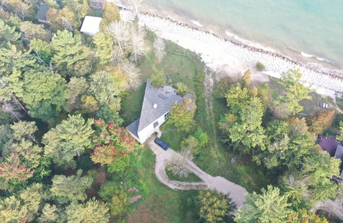 Oostburg House | Large Unique & Artistic Lake Michigan Beach House/Awesome Game Room