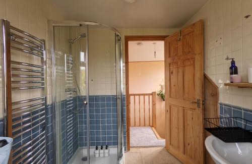 Brighton House | *Large Unique Retro Private Attic & Bathroom*