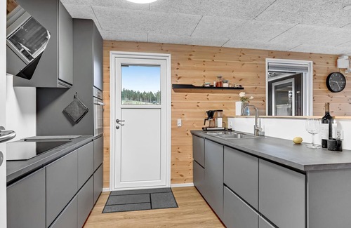 Bønnerup Strand House | Large vacation home with private indoor pool and sauna in beautiful Djursland.