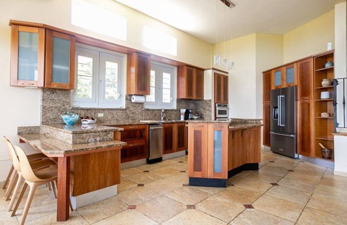 Quebrada Fajardo Apartment | Large Villa Claramar