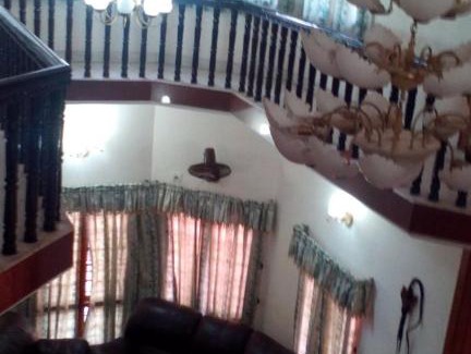 Kumaranalloor Villa | Large villa in kottayam town with 6 bedrooms
