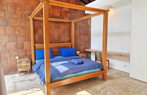 By Pass Ngurah Rai Villa | Large Villa Jimbaran With Pool & WiFi by 2ndHome