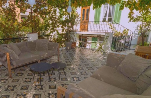 Carnot Villa | Large villa walking distance to the centre of Cannes.