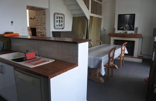 Le Gue-de-Velluire House | Large village house at the Ford Velluire