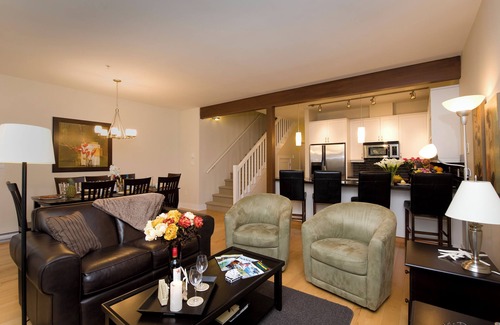 Regional District of Nanaimo Cottage | Large Westcoast Style Vacation Home at Rathtravor Beach!