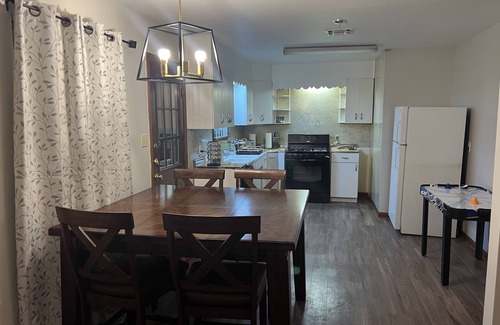Woodlawn Lake House | Large Woodlawn Lake 1BR within walking distance to lake