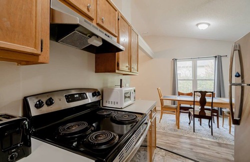 Hopkins House | Large Yard, Great for Tailgates - The Base Camp