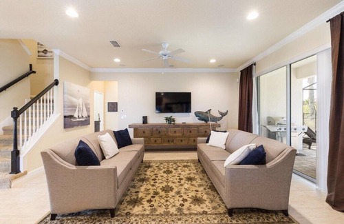 Loughman House | Largest Pool 6 Bed Home with Private Pool and Spa