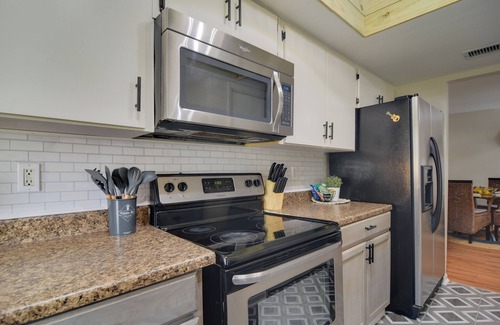 Largo Cottage | Largo Vacation Rental Home w/Large Yard!