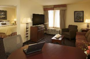 Hillsboro Hotel | Larkspur Landing Extended Stay Suites Hillsboro