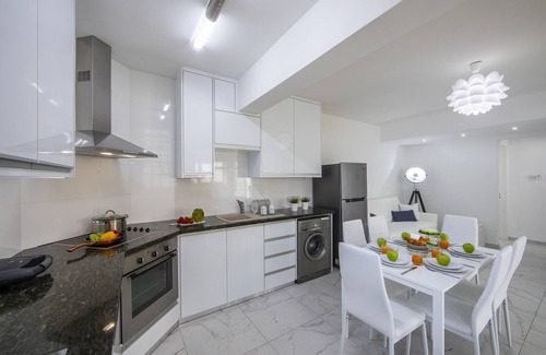Larnaca City Centre Apartment | Larnaca Finikoudes Suite 405