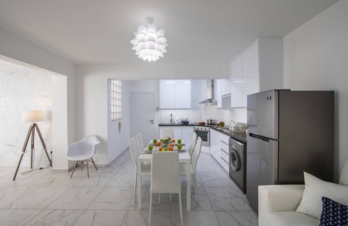 Larnaca City Centre Apartment | Larnaca Finikoudes Suite 405