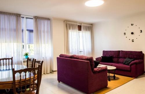 Sarria House | Las Aceñas De Iris