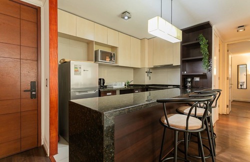Vitacura Apartment | Las Condes Awaits: Spacious Apartment for 4