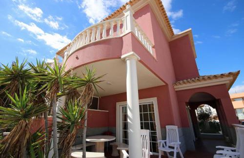 Arenas del Mar Villa | LAS DUNAS 2 by RENTMEDANO Pretty 2 bedroom villa, ocean views, pool and WiFi