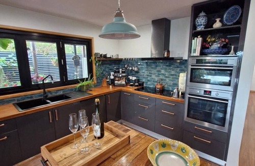 Dodges Ferry House | Las Geranios
