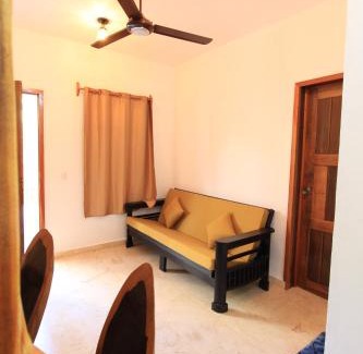 Mario Villanueva Madrid Hotel | Las Palmas - Basic Cabin Near Lagoon