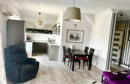 Slupsk Apartment | LAS SŁUPSKI PREMIUM PANORAMIC APARTAMENT NR8 Wifi Netflix Smart TV55 full kitchen double bathtub up to 4 people full pleasure quality stay