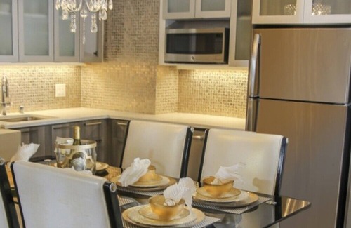 Winchester Villa | Las Vegas Casino Luxury Large 1 BR Villa for a memorable vacation or business.