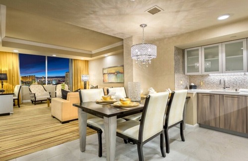 Winchester Villa | Las Vegas Casino Luxury Large 1 BR Villa for a memorable vacation or business.