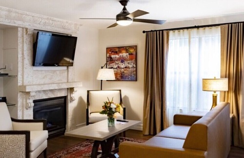 Las Vegas Villa | Las Vegas Flamingo Deluxe 1BR villa 691 sf with Kitchennette, WiFi in Las Vegas