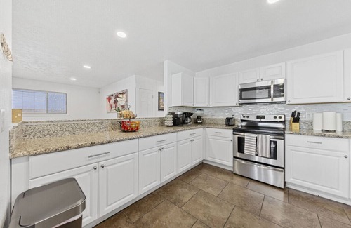 Rancho Oakey Apartment | Las Vegas Home Pool Game-Room BBQ 1st Floor