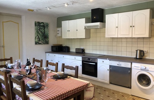 Montignac Cottage | Lascaux Countryside Gite - Family run and pet friendly