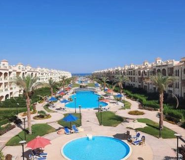 Ras Sudar Apartment | LASIRENA PALM BEACH RESORT -FAMILY