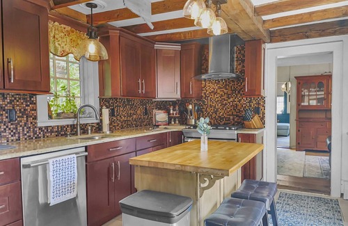 Stonington House | Last House - Colonial Home w/Pool, River Views