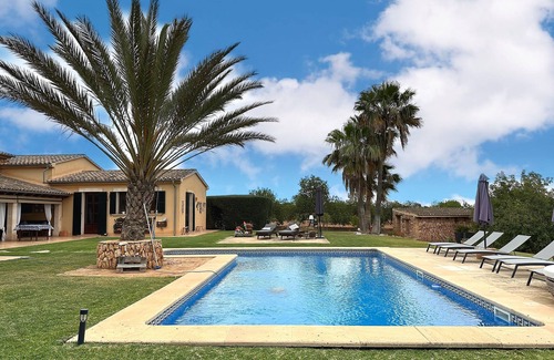 Llucmajor Villa | Last minute offer! Exclusive private villa with pool, bbq, wifi, A/A