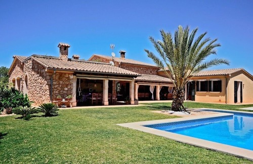 Llucmajor Villa | Last minute offer! Exclusive private villa with pool, bbq, wifi, A/A