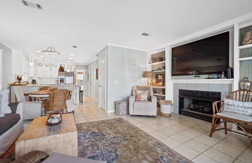 Port St. Joe Cottage | Late Summer 2025 Rate Drop! 3 BR/3 BA Cottage -DOG FRIENDLY!