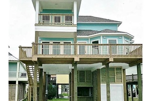 Port Bolivar House | Latitude Adjustment