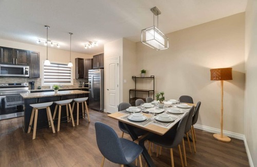 Southeast Edmonton Apartment | Laurel House Sudip 2805