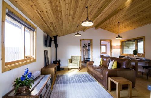 St. Florence Villa | Laurel Lodge - 2 Bedroom Log Cabin - St Florence