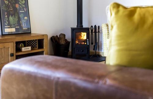 St. Florence Villa | Laurel Lodge - 2 Bedroom Log Cabin - St Florence