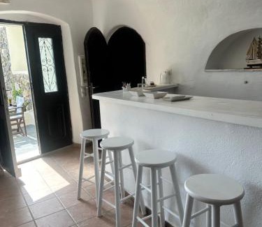 Fira Apartment | Lava On the Cliff