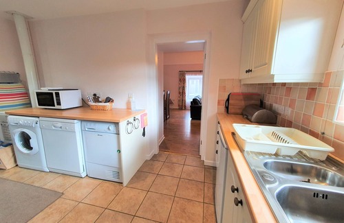 Menai Bridge House | Lavender Cottage (Sleeps 8)-Holiday Cottages Views Snowdon Range Menai Bridge