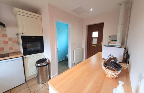 Menai Bridge House | Lavender Cottage (Sleeps 8)-Holiday Cottages Views Snowdon Range Menai Bridge