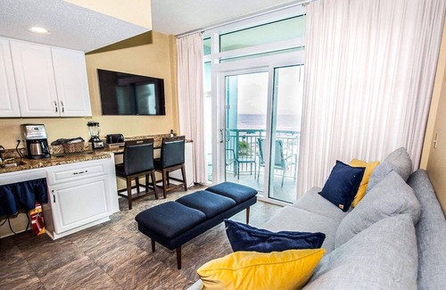 Myrtle Beach Condo | Lavish Oceanfront Villa in MB/ Comfortable Bedding / Amazing Appliances!