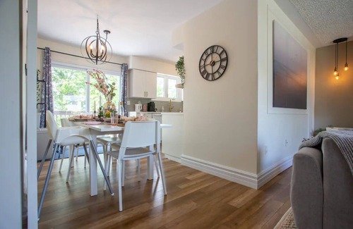 Lower Sackville House | Lavish Retreat: Serene Getaway in Lower Sackville