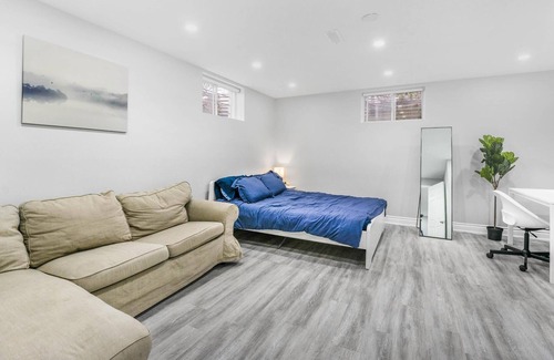 Halton Regional Municipality Villa | Lavish Villa with Indoor pool on a countryside estate