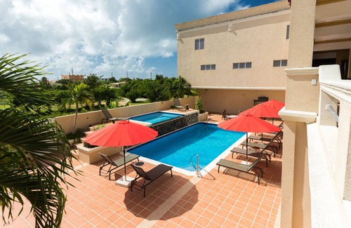 South Hill House | LaVue Inn- Central, Affordable, CLEAN & Ocean View with Kitchen!
