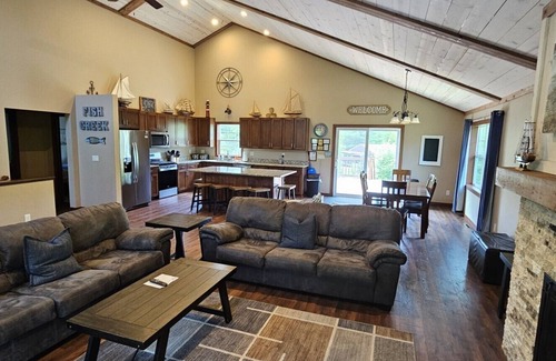 Fish Creek House | Lawler Guest House - Green - within walking distance of everything in Fish Creek