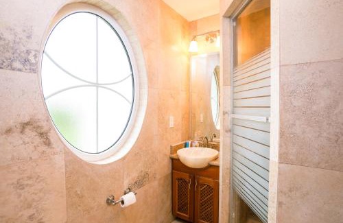 Lawson Rock Apartment | Lawson Rock - Angelfish 202 Condo
