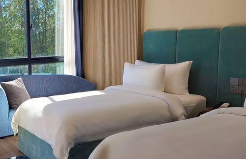 Choeng Thale Hotel | Laya Resort and Residences
