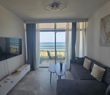 Larnaca Apartment | Lazuli Beachfront Sea View Ap 34